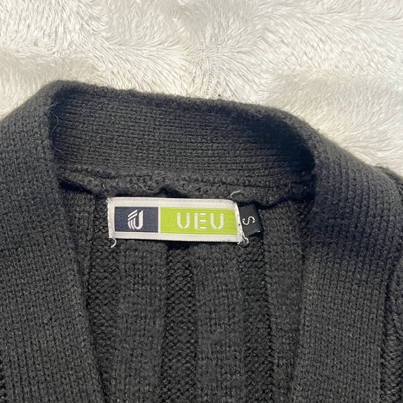 Button up Sweater - Picture 4 of 4